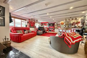 Games Room- click for photo gallery